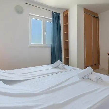 Red Apartament *